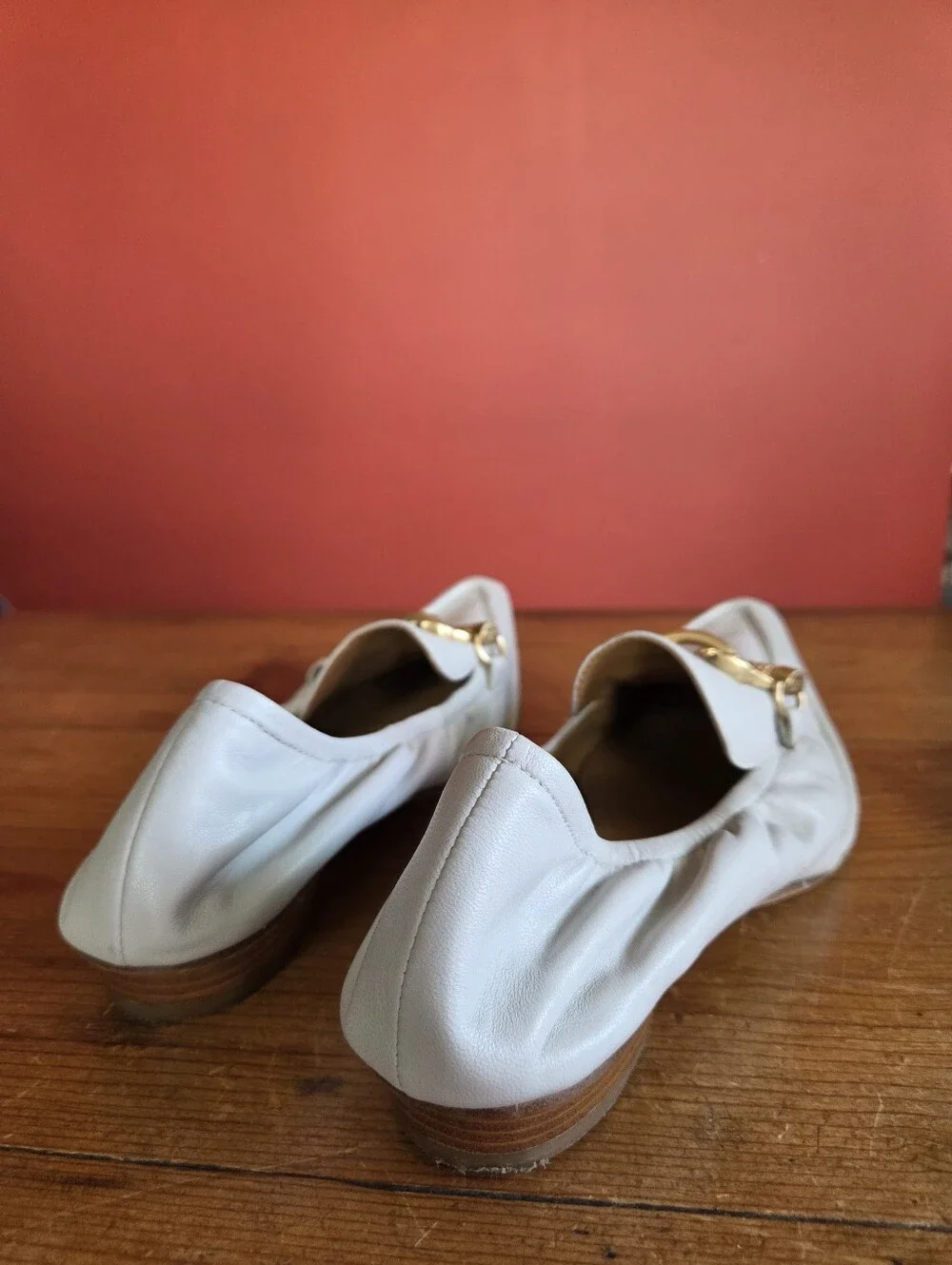 Tory Buch Jessa Pointed Toe Leather Slip On Loafers Gray Gold Chain Hardware